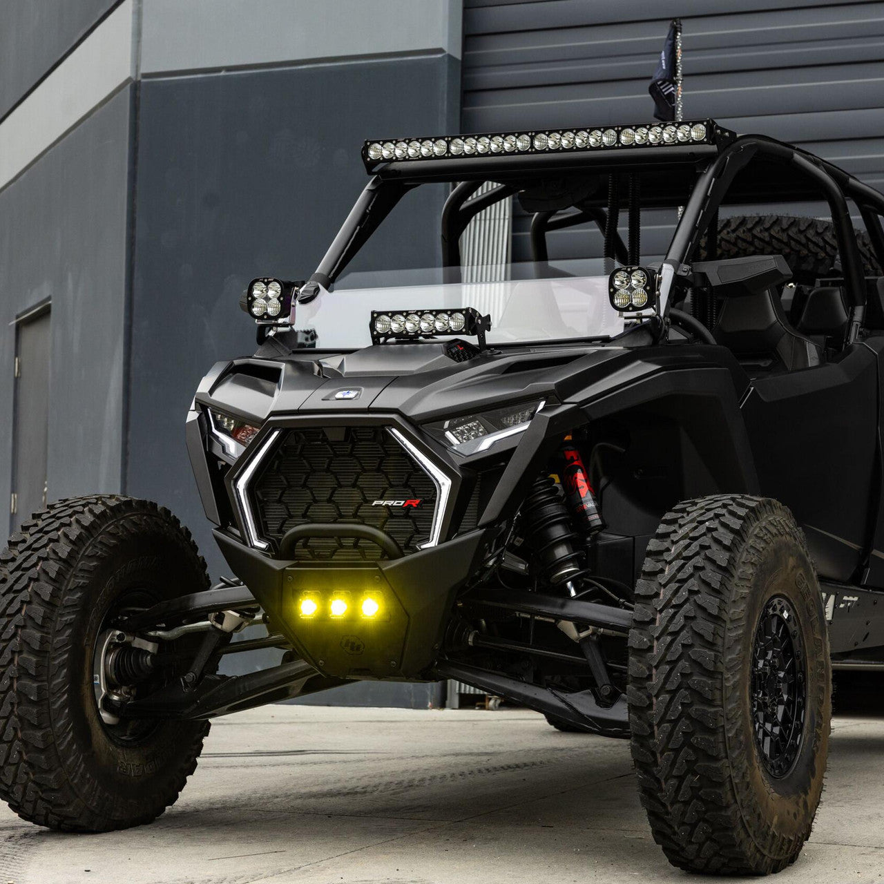 Kit de montaje para barra de luces OnX6+ de 10" en el capó - Polaris RZR Pro-R, Pro-S y Pro-XP 2025